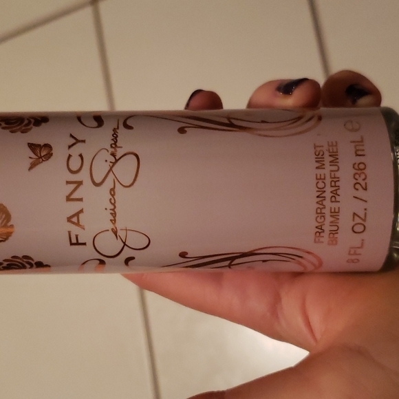 New fancy Jessica simpson fine fragrance mist body spray - Picture 2 of 8